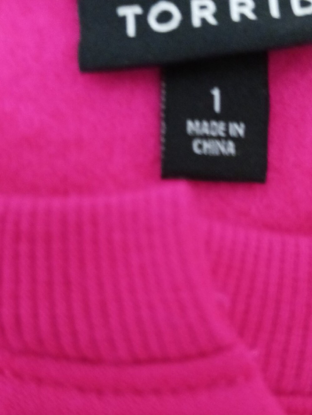torrid Bright Fuchsia Button-Front Top - Picture 4 of 4